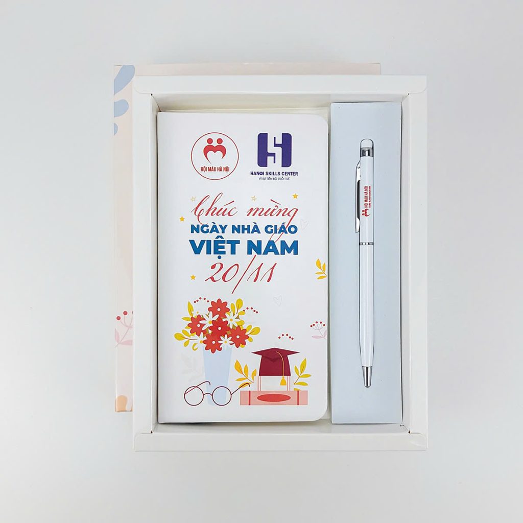 Quà tặng thầy cô giáo ngày Nhà giáo Việt Nam gồm sổ tay và bút ký in logo gs92