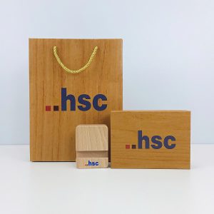 Set Giá Gỗ Để Điện Thoại In Logo Công Ty & Tổ Chức Tài Chính