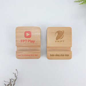 Giá Gỗ Để Điện Thoại In Logo Quà Tặng Đối Tác