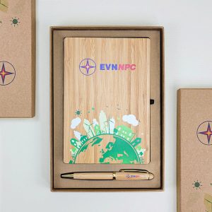 Bộ Quà Tặng Eco61 In Logo – Sổ Tre & Bút Tre Thân Thiện Môi Trường